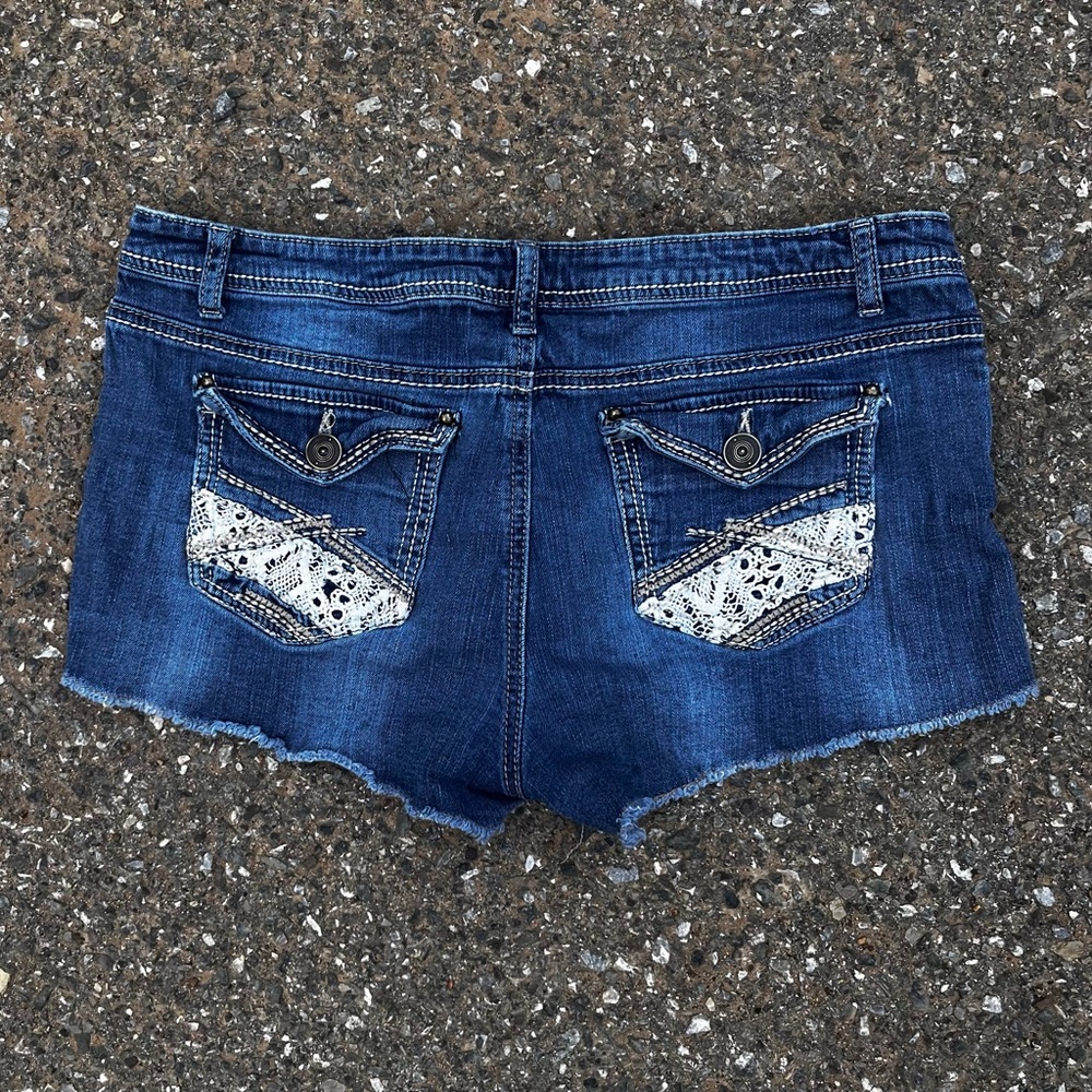 RUE 21 WOMENS 12 SHORT DENIM SHORTS WITH LACE ACCENTS